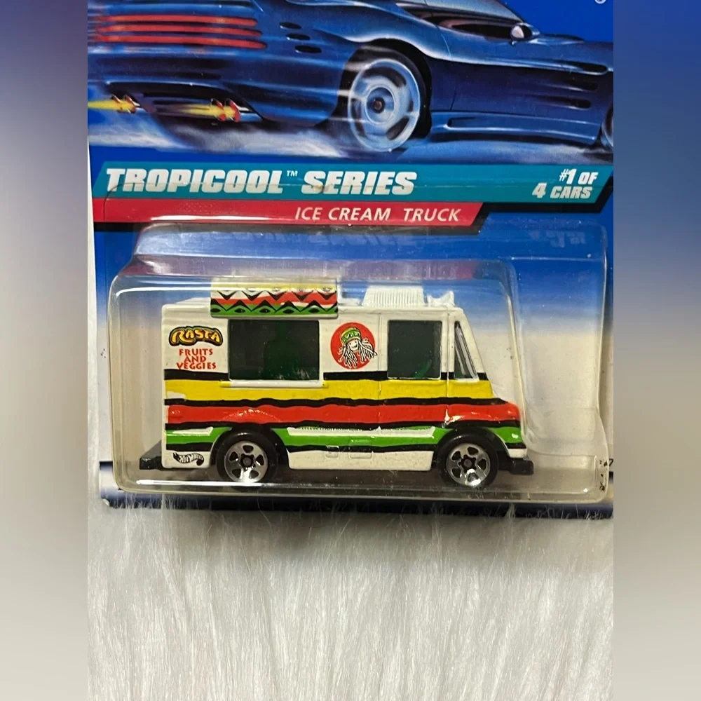 NEW Hot Wheels 1997 Tropicool Series Ice Cream Truck  #1/4 Truck Collector #693